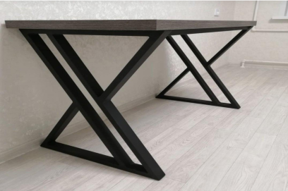 Metal Legs Table